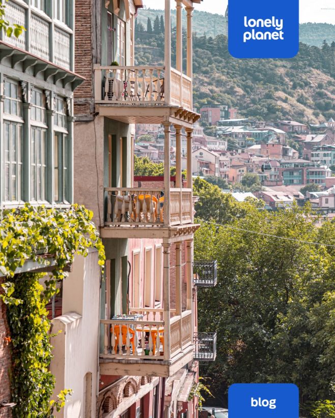 Přesunout se o několik desetiletí zpět nám trvalo jenom něco málo přes 3 hodiny. Z Vídně jsme letěli do Kutaisi lowcostem....